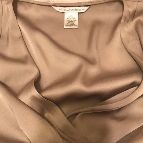 Diane Von Furstenberg Silk top Size 2 - Picture 6 of 8